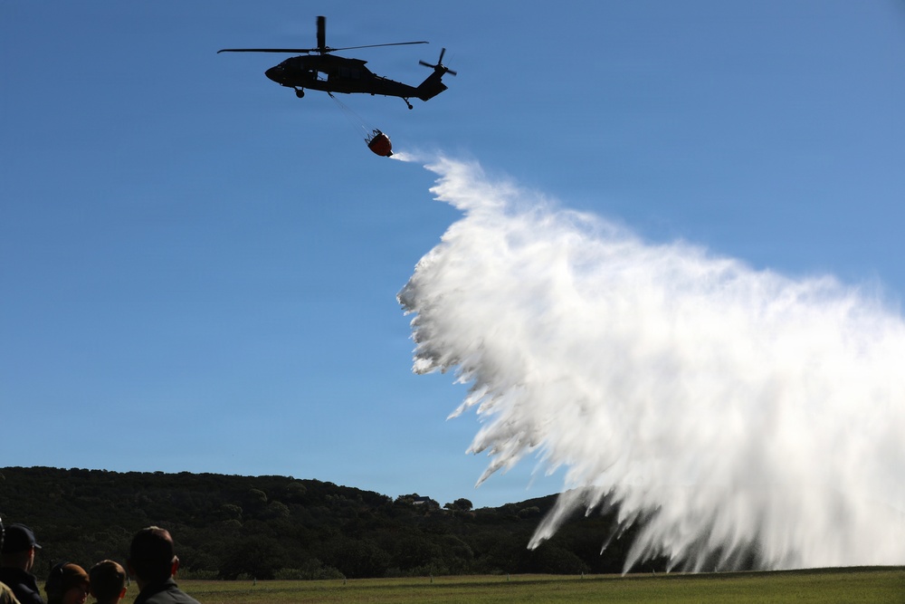 1-108th Assault Helicopter Battalion Conducts Bucket Training 1-108th Assault Helicopter Battalion Conducts Bucket Training