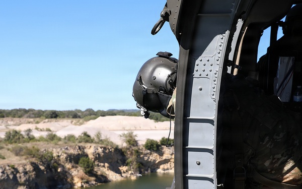 1-108th Assault Helicopter Battalion Conducts Bucket Training