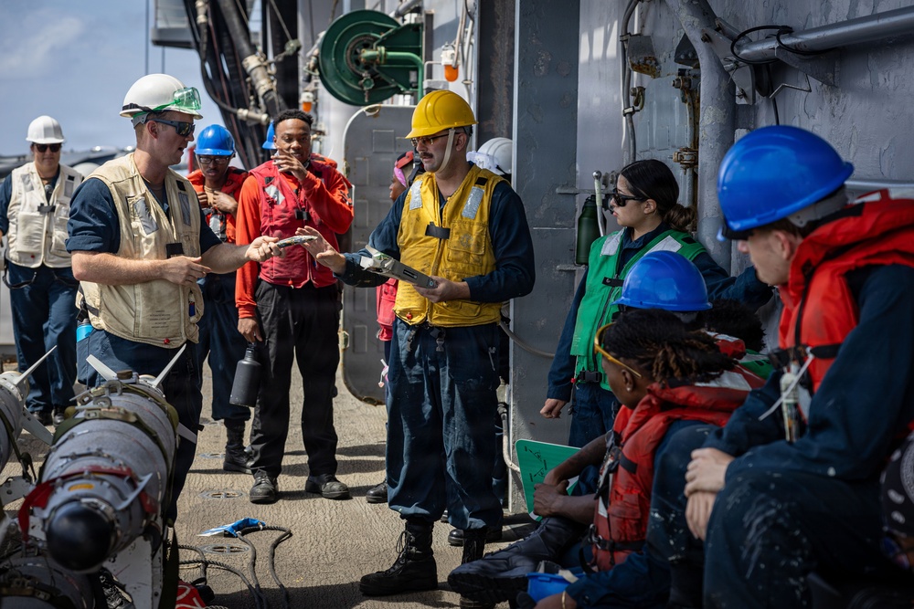 USS Iwo Jima Conducts a Replenshment-At-Sea With USNS Joshua Humphreys