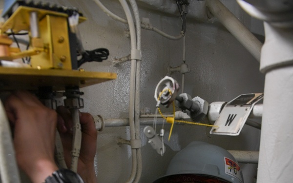 Ronald Reagan Sailors Keep Equipment Maintained