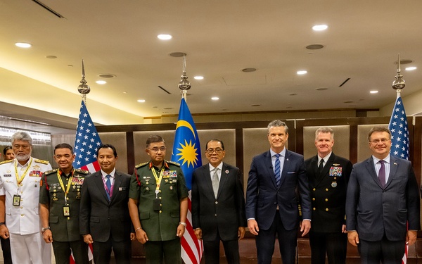 SW Hegseth Bilat with Malaysia MOD