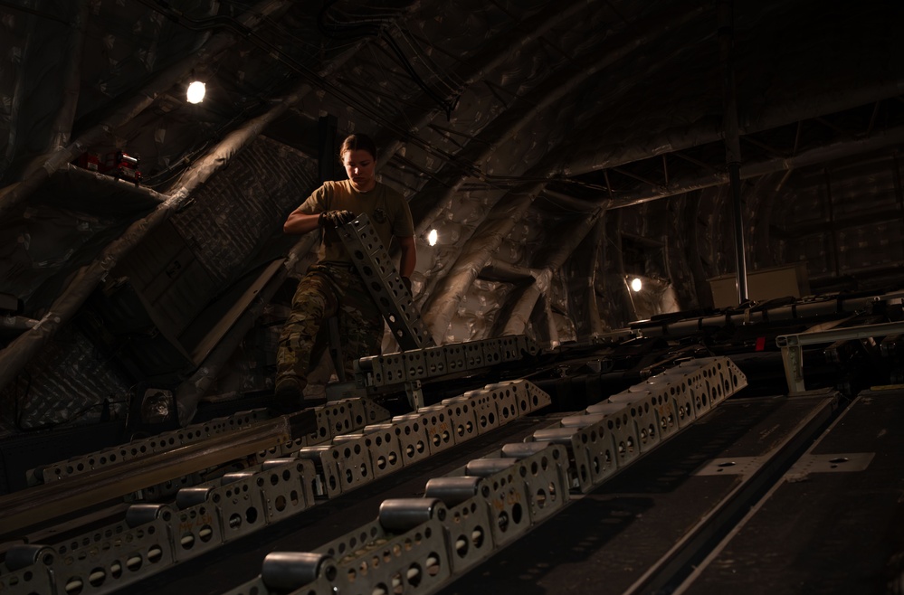 16th EAS delivers cargo within CENTCOM