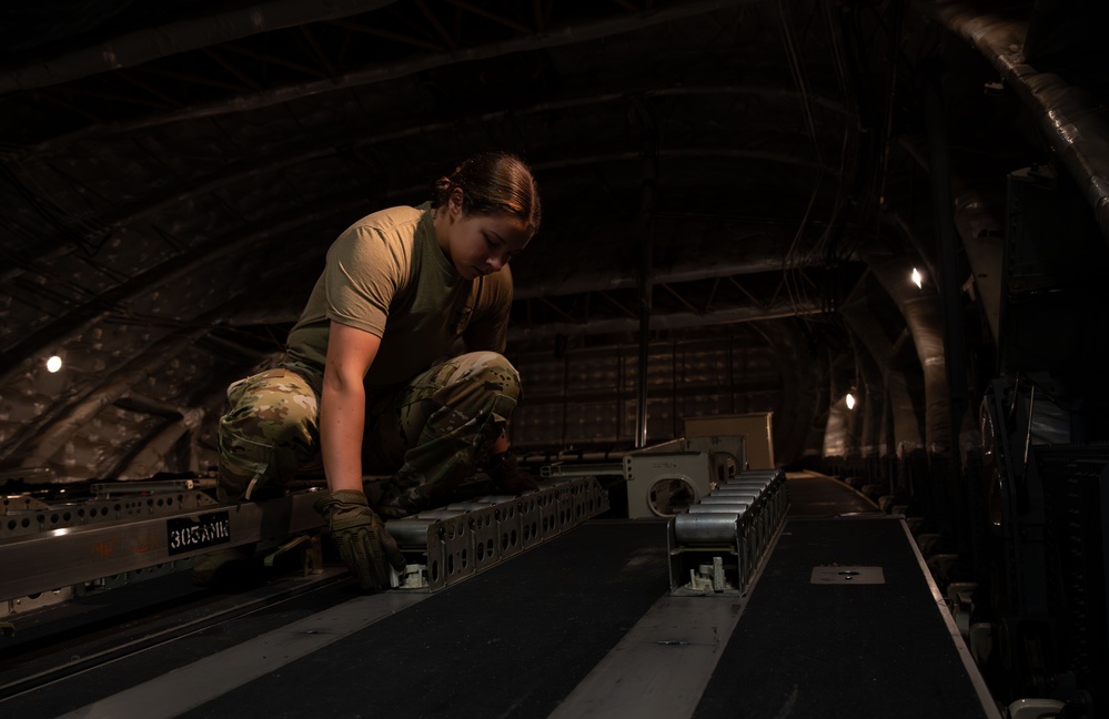 16th EAS delivers cargo within CENTCOM