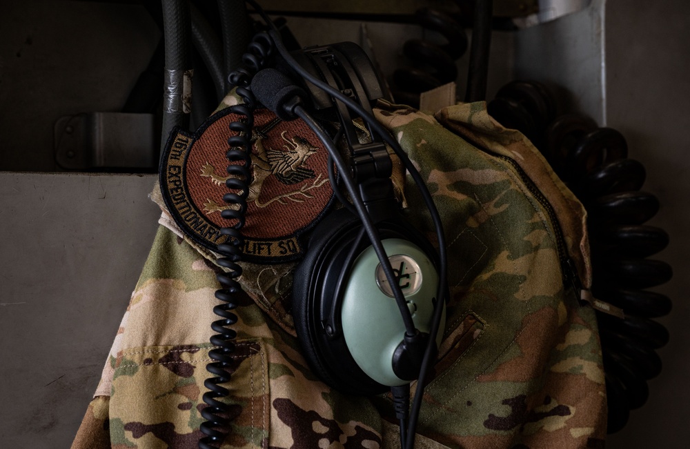 16th EAS delivers cargo within CENTCOM