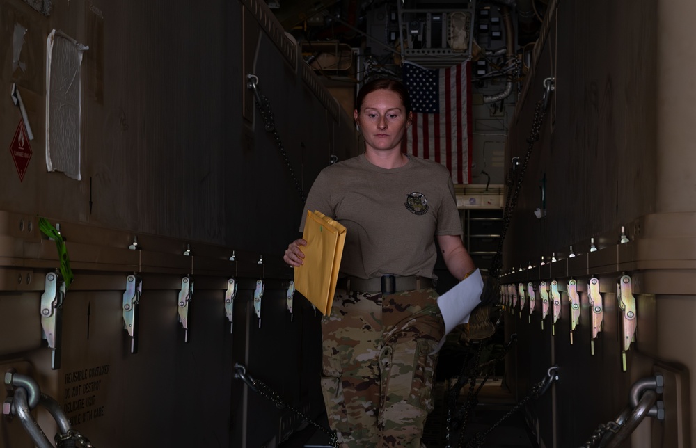 16th EAS delivers cargo within CENTCOM