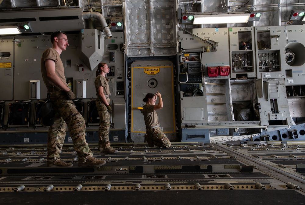 16th EAS delivers cargo within CENTCOM