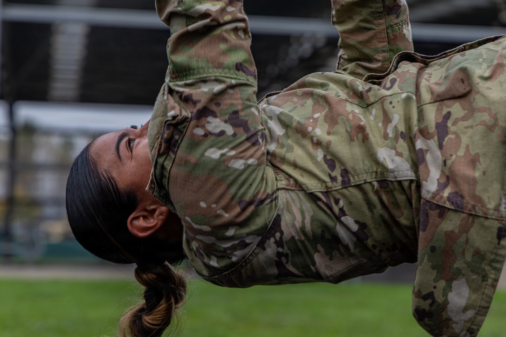 DVIDS - Images - SETAF-AF Soldiers tackle obstacle course [Image 6 of 13]