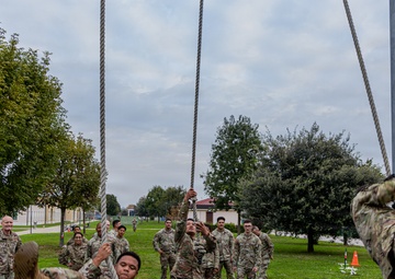 SETAF-AF Soldiers tackle obstacle course