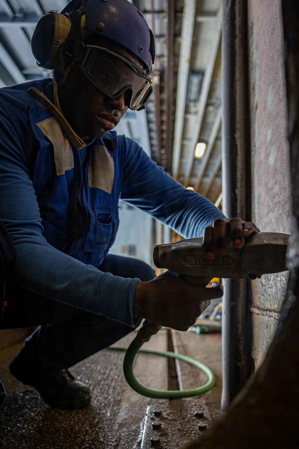 USS Iwo Jima Sailors Conduct Preservation