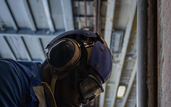 USS Iwo Jima Sailors Conduct Preservation