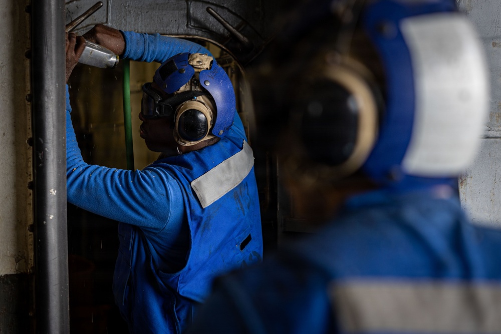 USS Iwo Jima Sailors Conduct Preservation