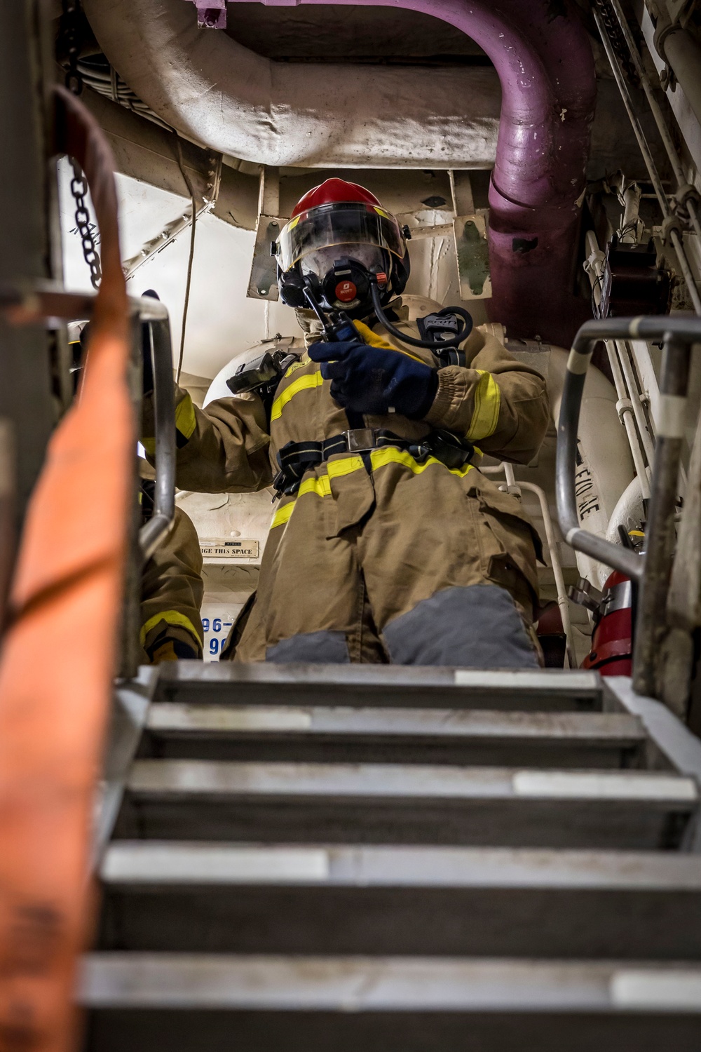 USS Iwo Jima Conducts a Damage Control Training Team Environment