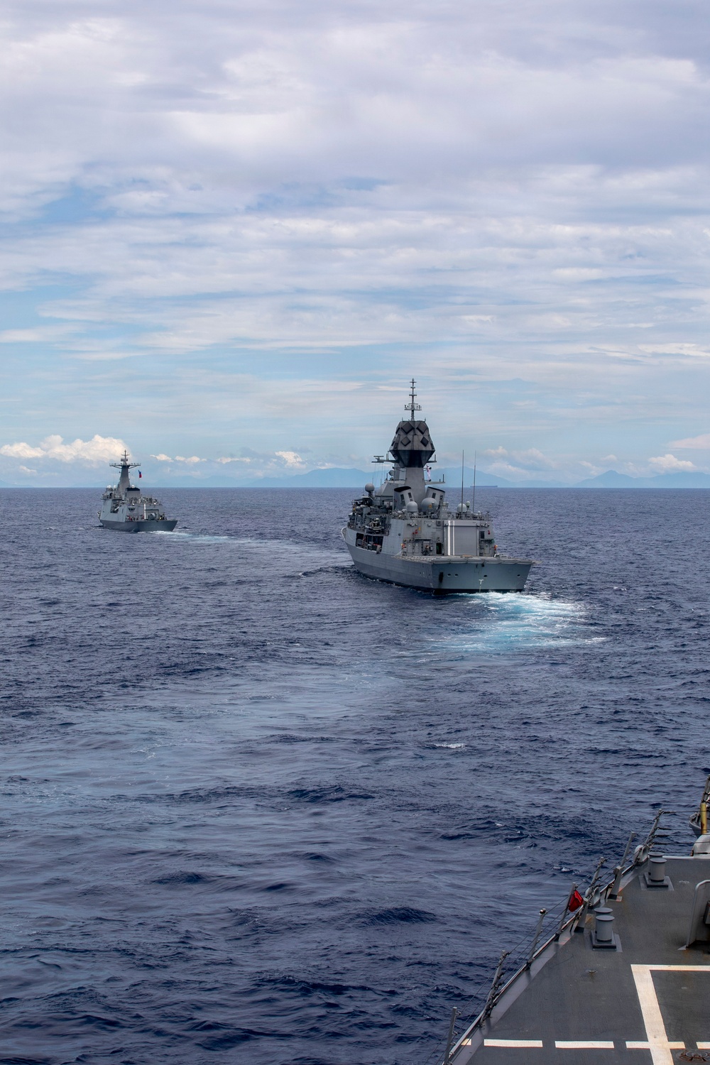 Australia, New Zealand, Philippines and U.S. Conduct Maritime Cooperative Activity Australia, New Zealand, Philippines and U.S. Conduct Maritime Cooperative Activity