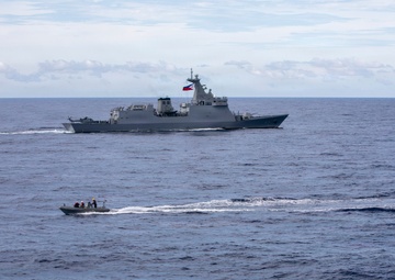 Australia, New Zealand, Philippines and U.S. Conduct Maritime Cooperative Activity