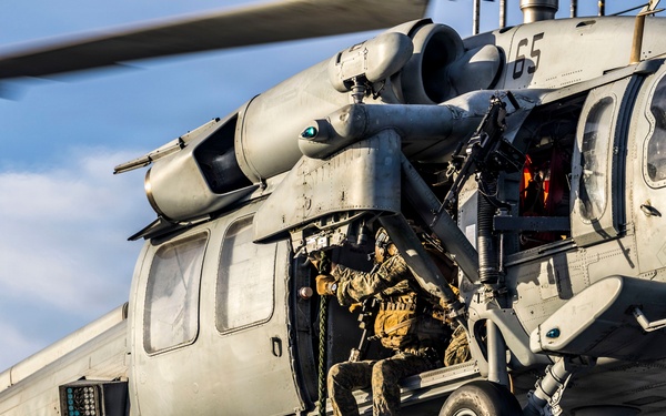 22nd MEU Conducts Fast Rope Training Onto The USS Iwo Jima (LHD 7)