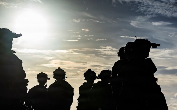 22nd MEU Conducts Fast Rope Training Onto The USS Iwo Jima (LHD 7)