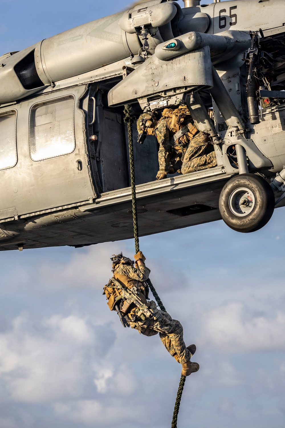22nd MEU Conducts Fast Rope Training Onto The USS Iwo Jima (LHD 7)