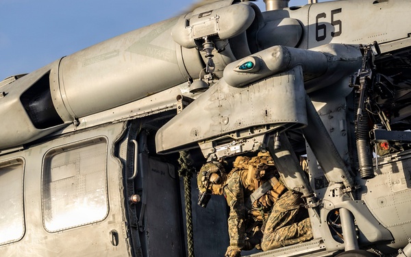 22nd MEU Conducts Fast Rope Training Onto The USS Iwo Jima (LHD 7)