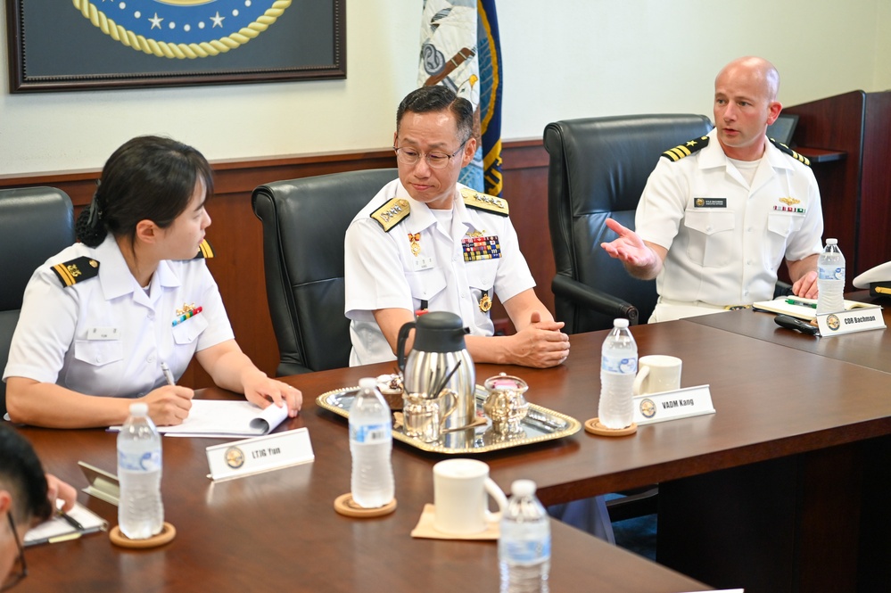 South Korea navy commander visits CIWT to discuss training, cooperation