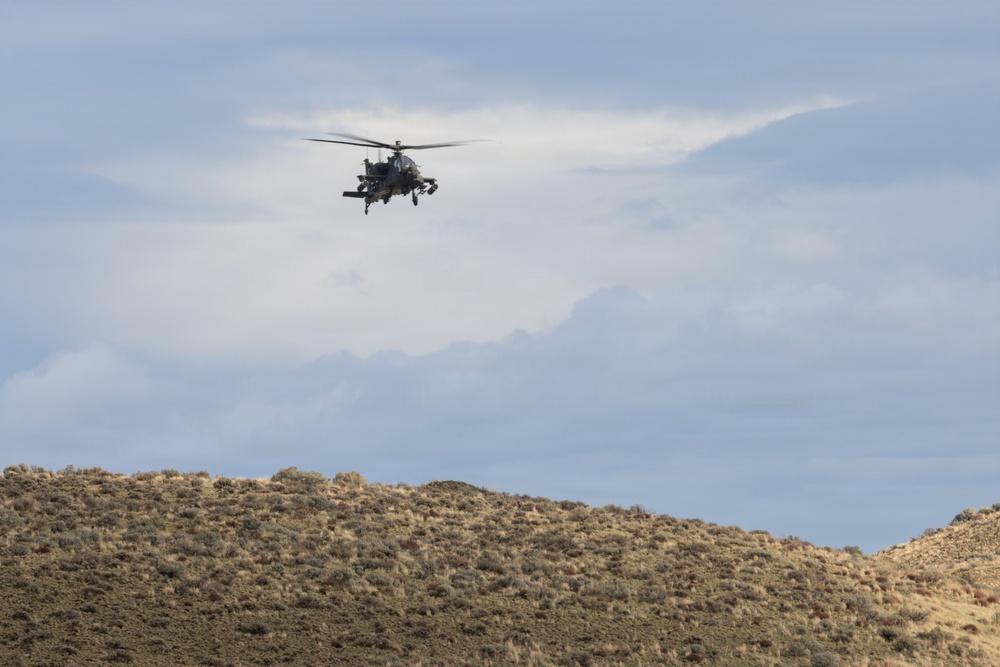 16th CAB Refuels AH-64 Apaches at Rising Thunder 25