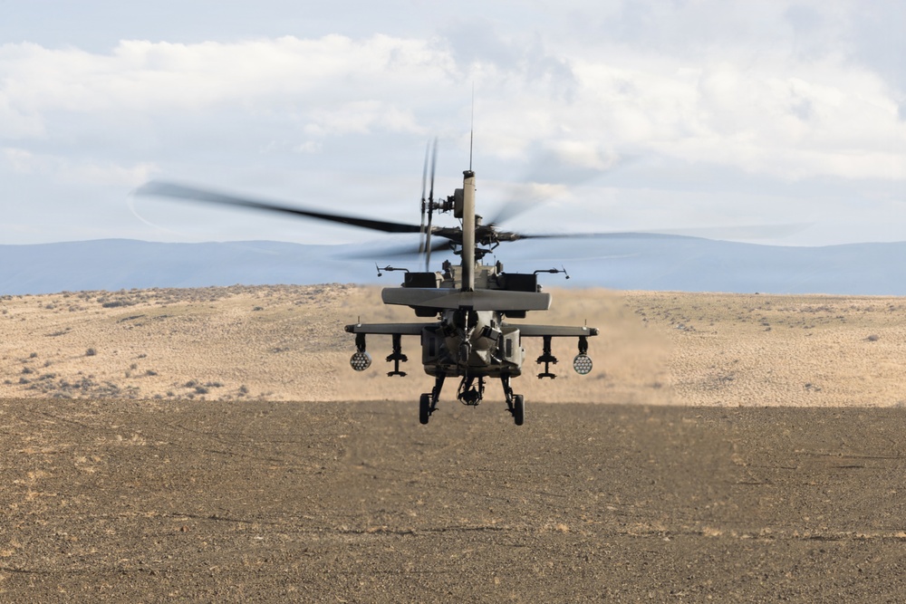 16th CAB Refuels AH-64 Apaches at Rising Thunder 25