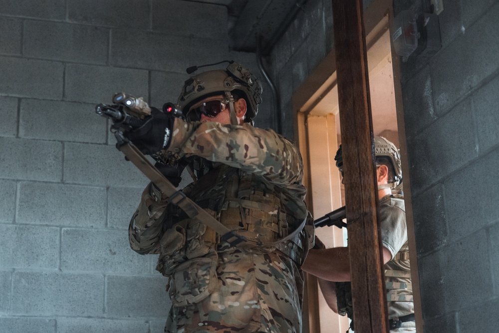 Green Berets Conduct CQB Training to Strengthen Small-Unit Tactics