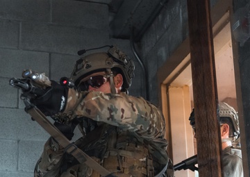 Green Berets Conduct CQB Training to Strengthen Small-Unit Tactics