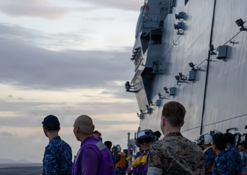 U.S. Marines, Sailors and JMSDF members carry out a flight deck operation rehearsal