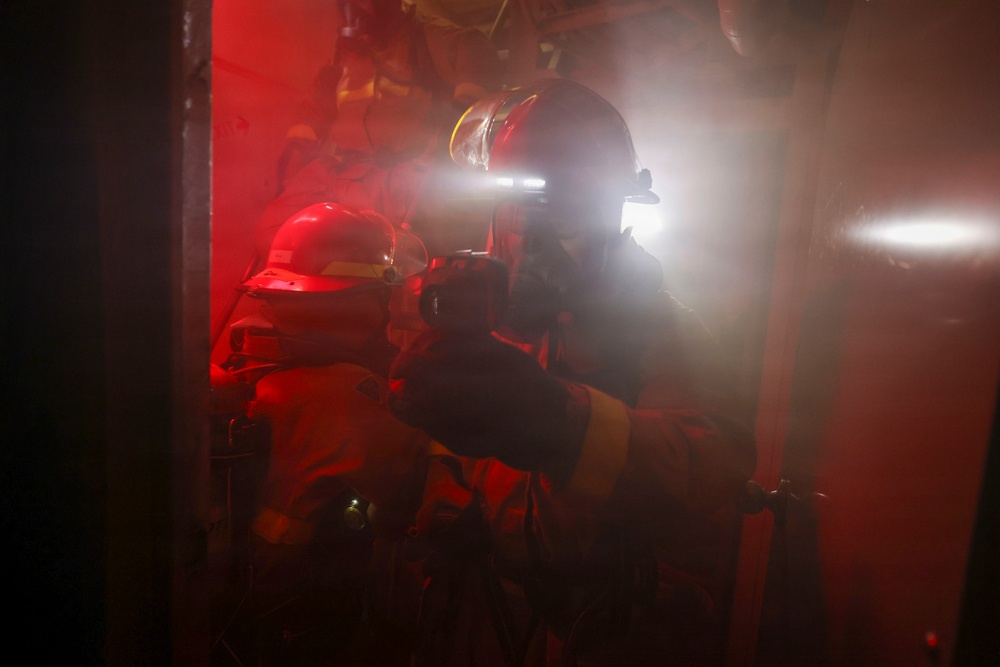 USS Bainbridge (DDG96) Damage Control Training