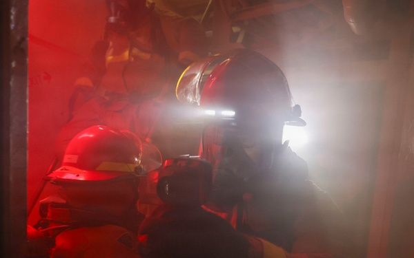 USS Bainbridge (DDG96) Damage Control Training