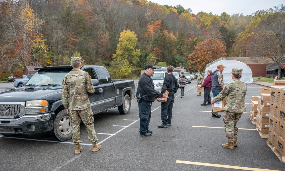 W.Va. Guard assists with food distribution efforts supporting Operation Feeding Families