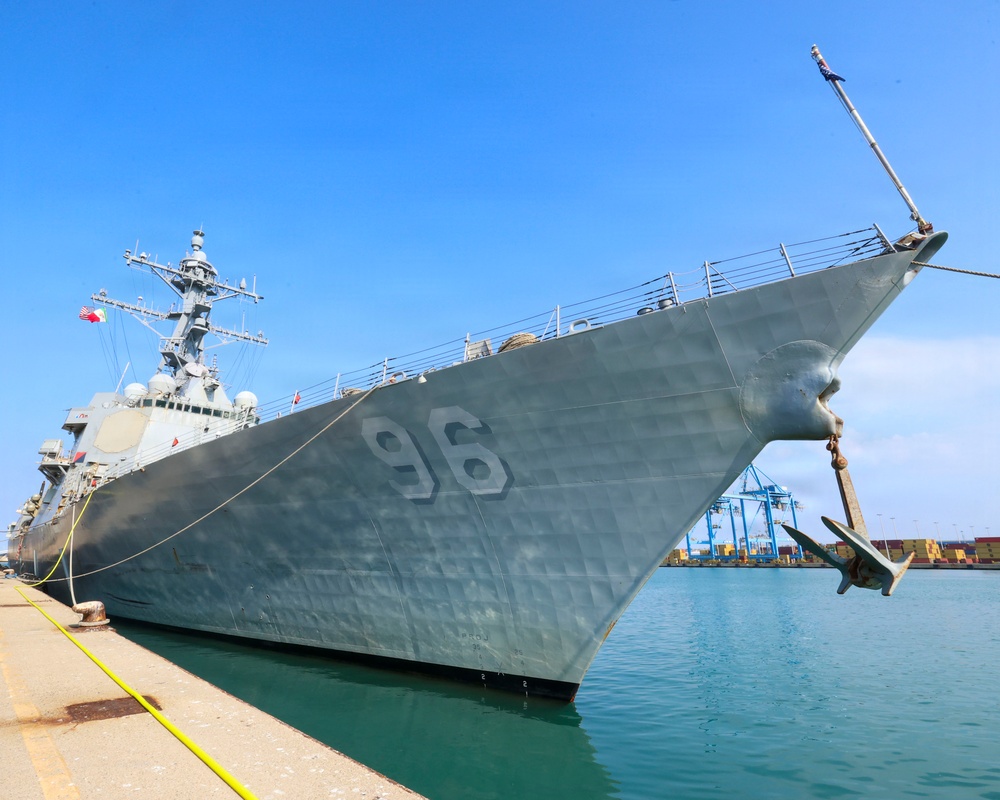 USS Bainbridge (DDG96) Arrives in Italy For Mid-Deployment Voyage Repairs