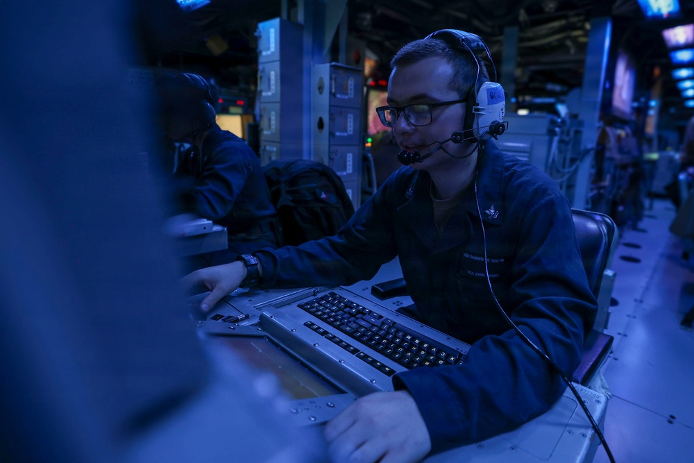 USS Bainbridge (DDG96) Combat Information Center
