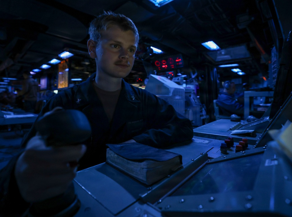 USS Bainbridge (DDG96) Combat Information Center