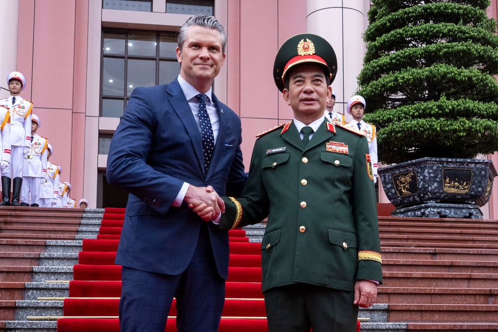 SW Hegseth Meets With Vietnamese Senior Leaders