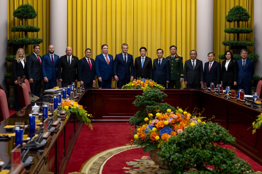 SW Hegseth Meets With Vietnamese Senior Leaders