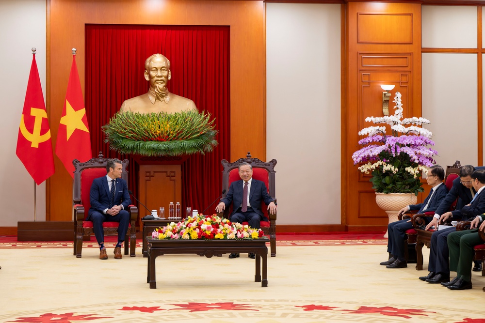 SW Hegseth Meets With Vietnamese Senior Leaders