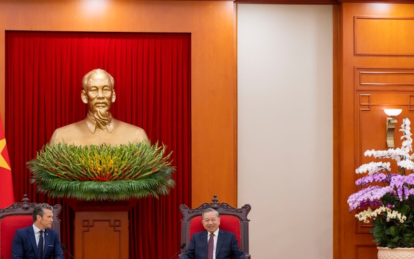 SW Hegseth Meets With Vietnamese Senior Leaders
