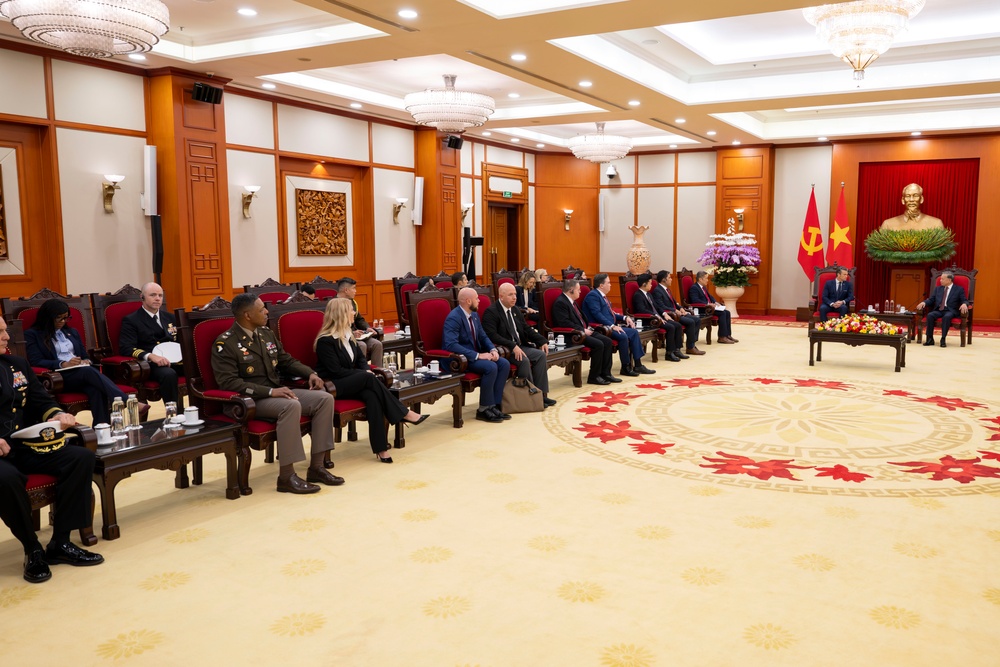 SW Hegseth Meets With Vietnamese Senior Leaders