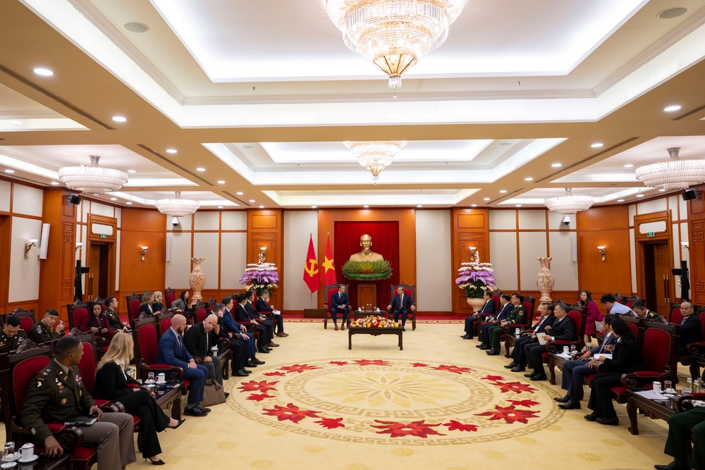 SW Hegseth Meets With Vietnamese Senior Leaders