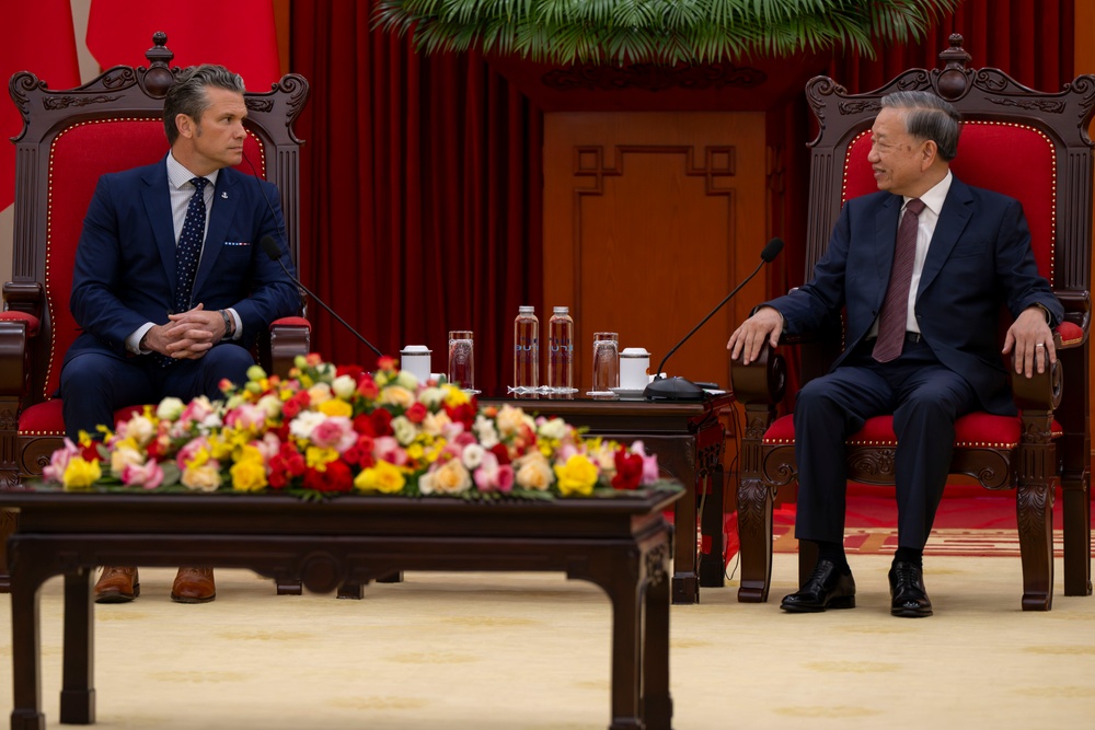 SW Hegseth Meets With Vietnamese Senior Leaders