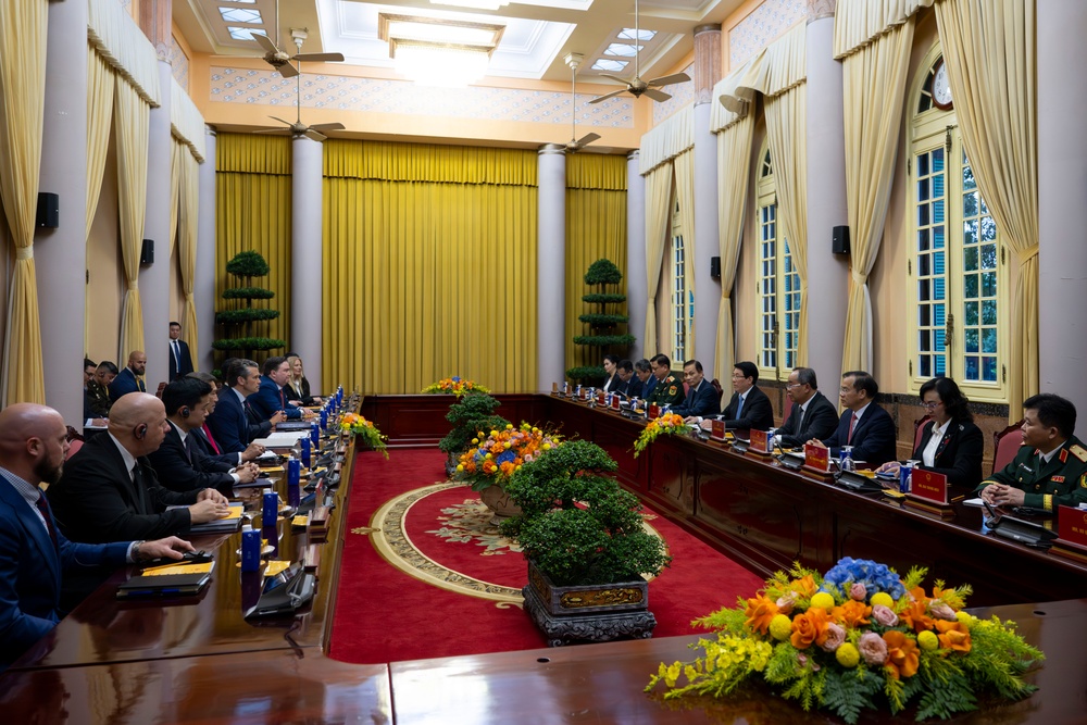 SW Hegseth Meets With Vietnamese Senior Leaders