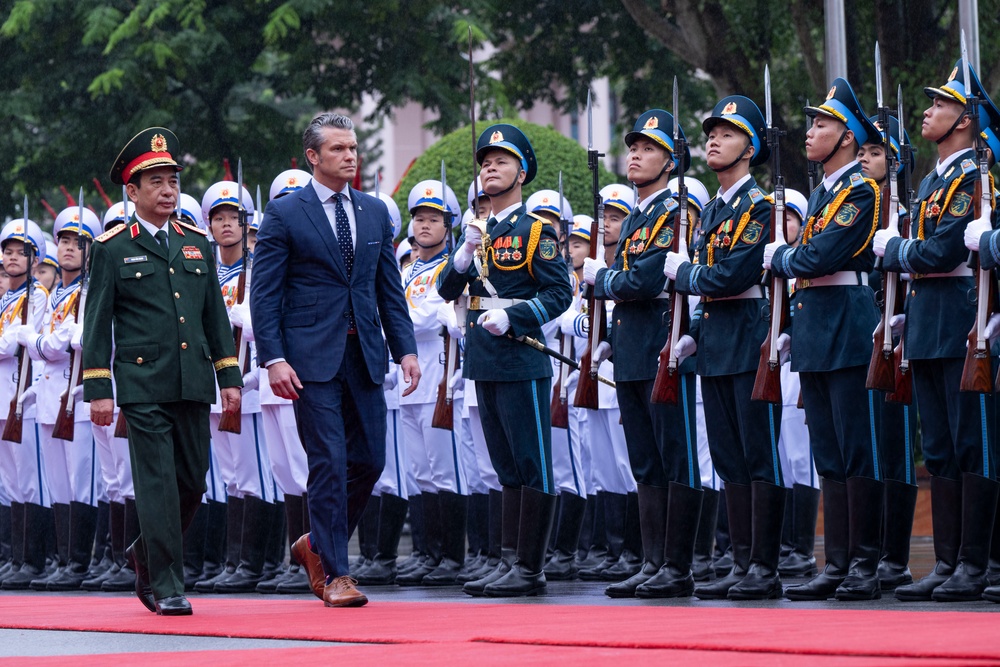 SW Hegseth Meets With Vietnamese Senior Leaders