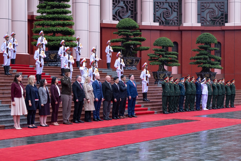 SW Hegseth Meets With Vietnamese Senior Leaders