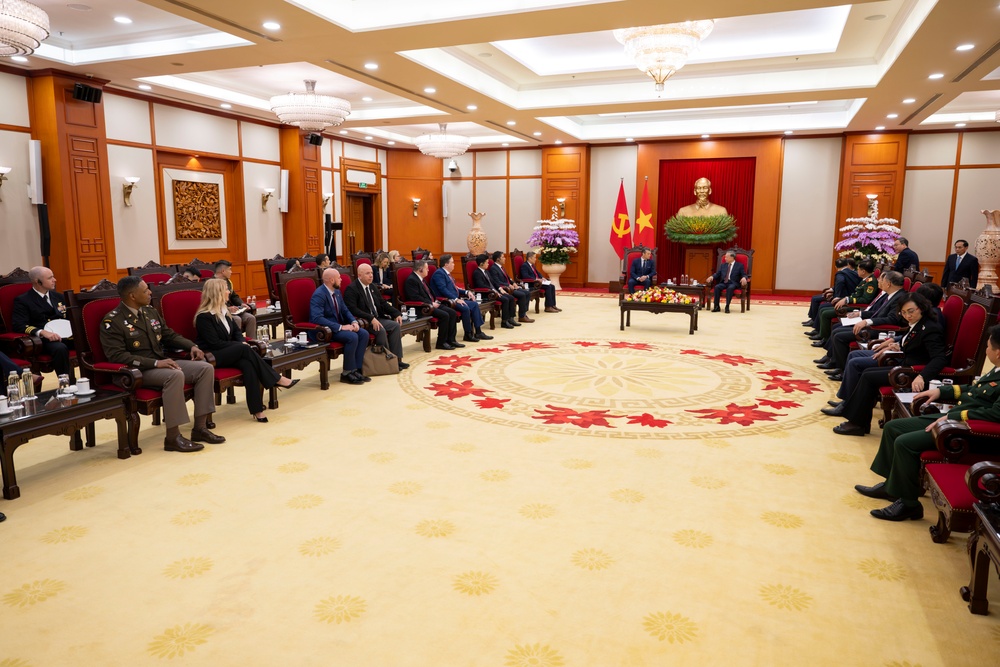 SW Hegseth Meets With Vietnamese Senior Leaders