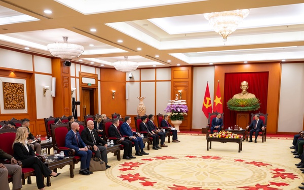SW Hegseth Meets With Vietnamese Senior Leaders