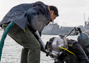 Underwater Construction Team One Dives at NAVSTA Rota