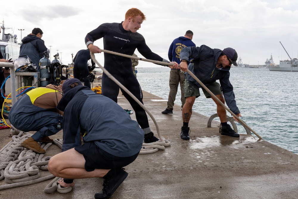 Underwater Construction Team One Dives at NAVSTA Rota