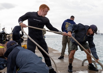 Underwater Construction Team One Dives at NAVSTA Rota