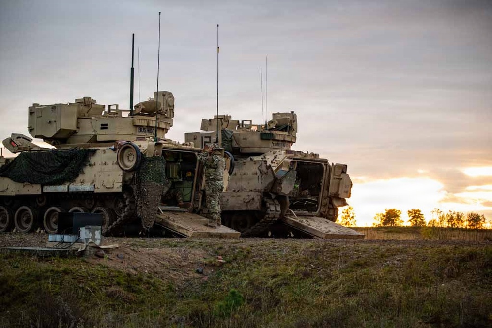 3-8 CAV Crews Test Weapon Systems During Calibration Live Fire
